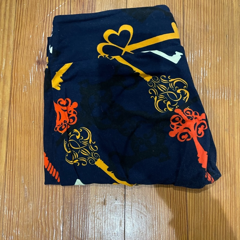 LulaRoe Leggings - Antique Key Print